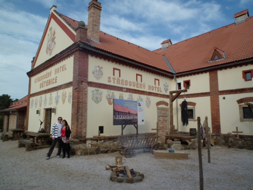 Středověký hotel Dětenice
